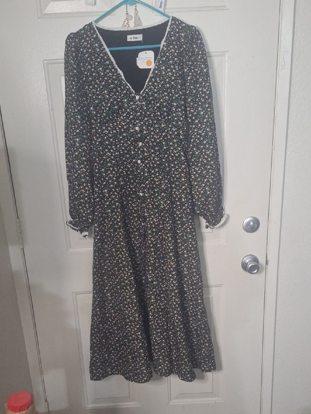Floral Button-Front Long Sleeve Dress - Black
